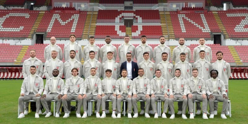 CLB AC Monza: Lịch sử hình thành đội bóng Người Brianza 7 Trang phục thi đấu trên sân khách