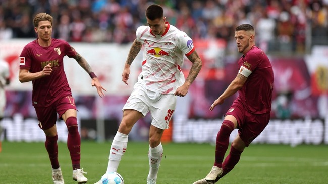 Màn so tài Augsburg vs RB Leipzig