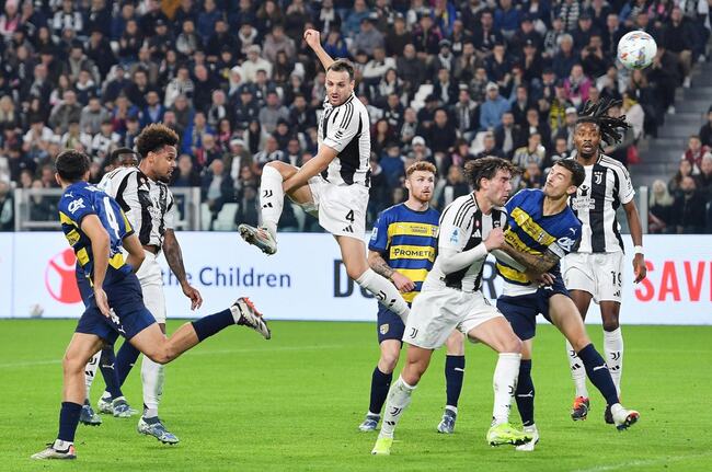 Màn so tài Parma vs Juventus