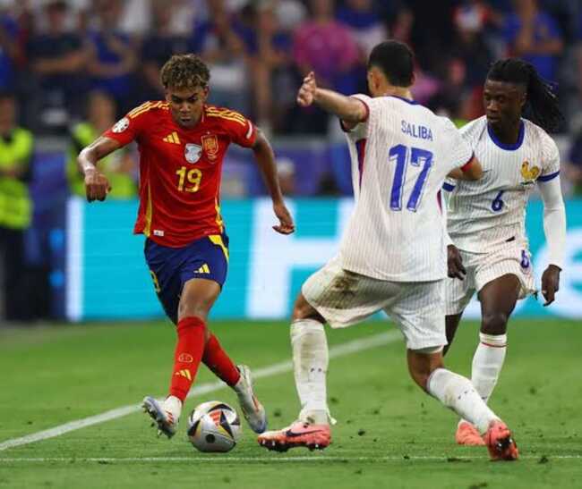 Màn so tài Tây Ban Nha vs Pháp